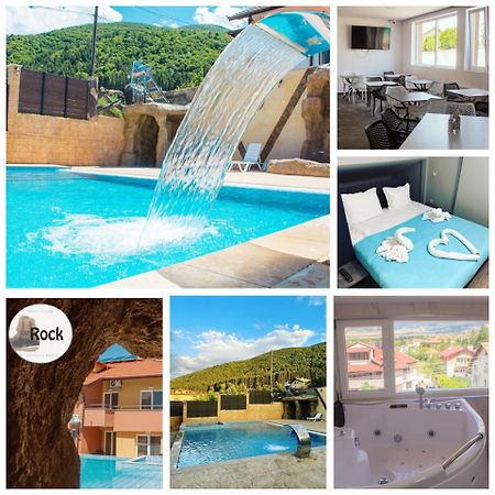 Guesthouse The Rock 사파레바바냐 외부 사진
