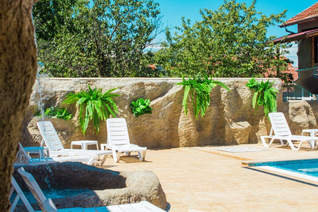Guesthouse The Rock 사파레바바냐 외부 사진