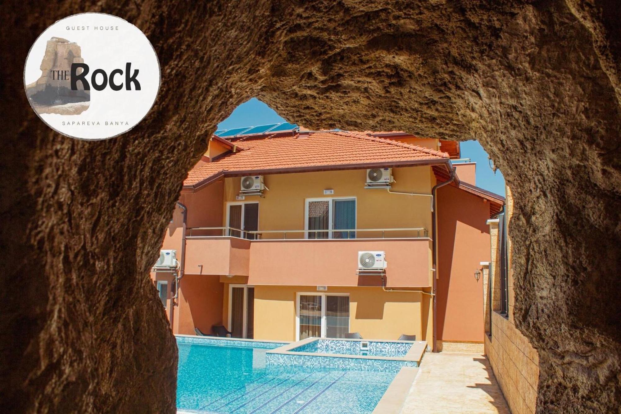 Guesthouse The Rock 사파레바바냐 외부 사진